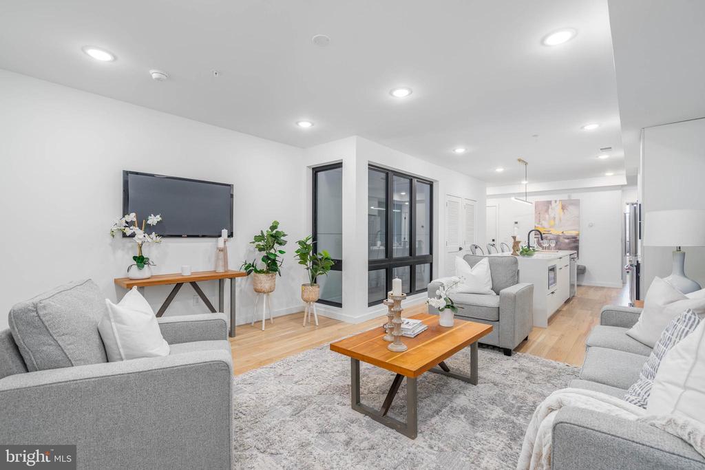 1623 CHRISTIAN STREET Unit: 3