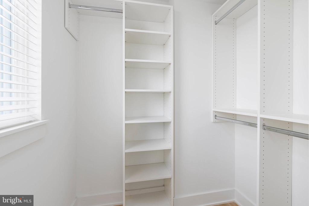 1723 FRANCIS STREET Unit: 4F