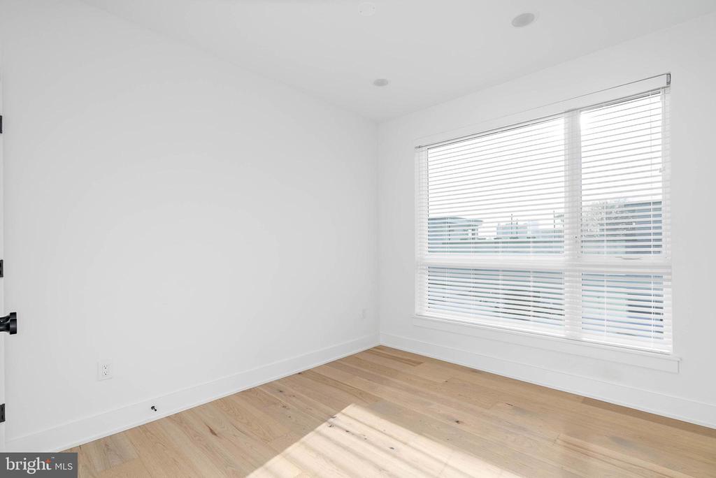 1723 FRANCIS STREET Unit: 4F