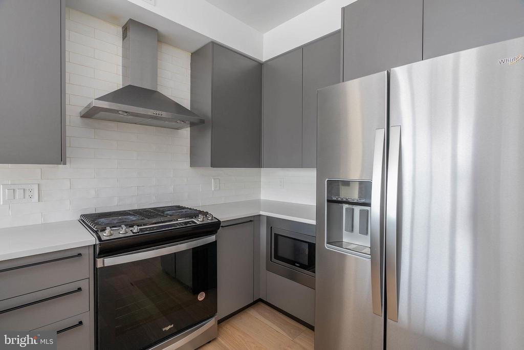 1723 FRANCIS STREET Unit: 4F