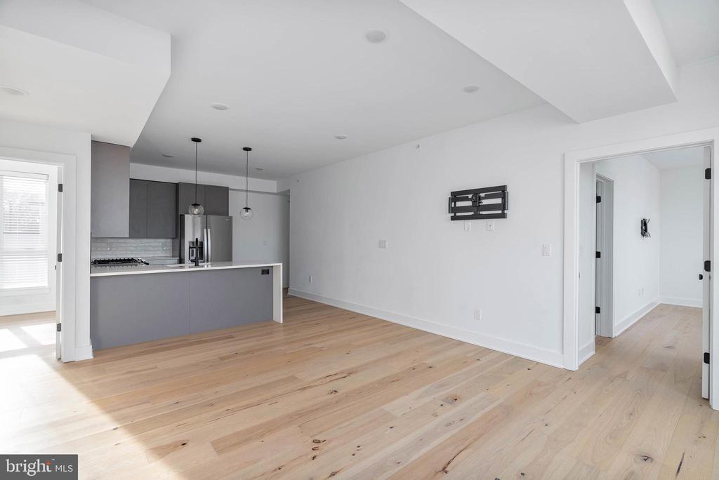 1723 FRANCIS STREET Unit: 4F