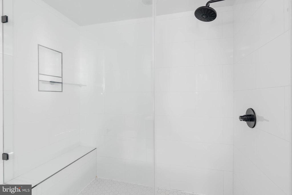 1723 FRANCIS STREET Unit: 4F
