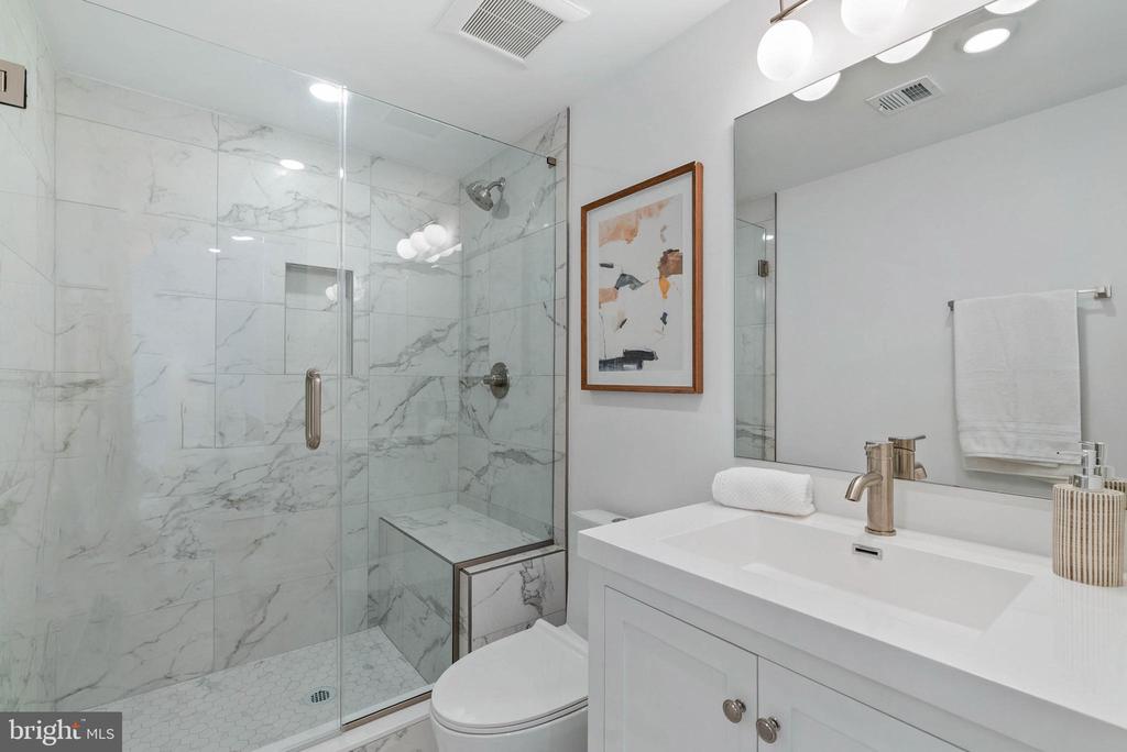 825 BAINBRIDGE STREET Unit: 101