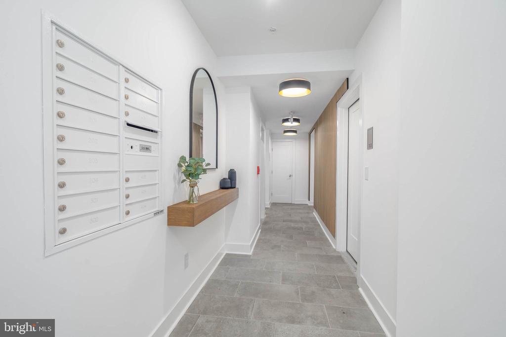 825 BAINBRIDGE STREET Unit: 101