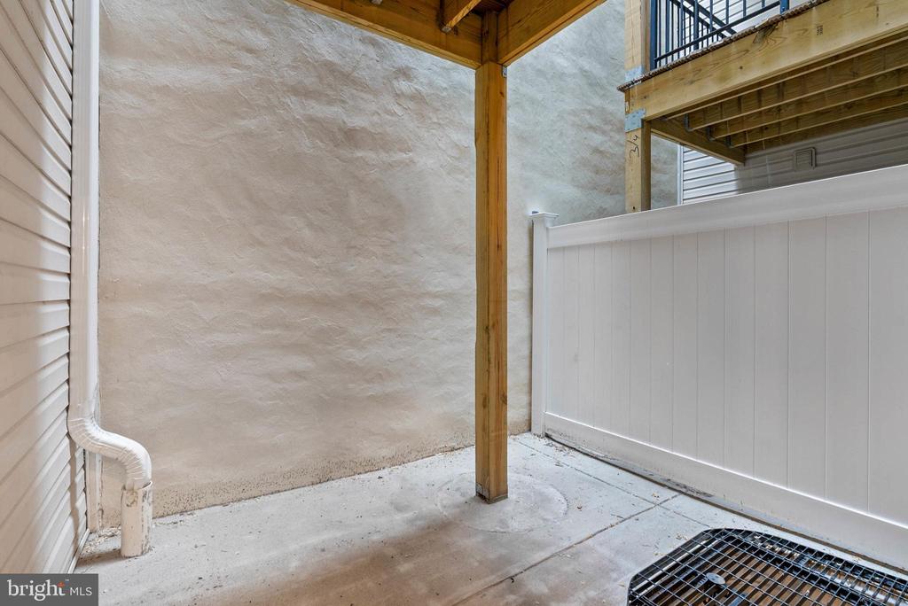825 BAINBRIDGE STREET Unit: 101