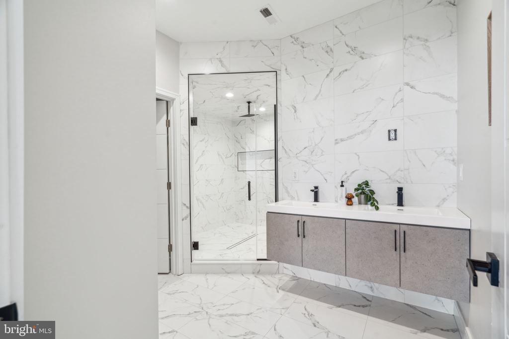 335 FOUNTAIN STREET Unit: B