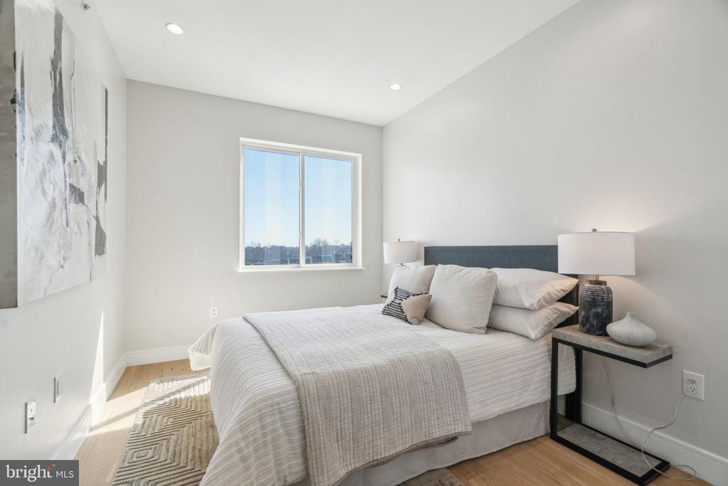 335 FOUNTAIN STREET Unit: B