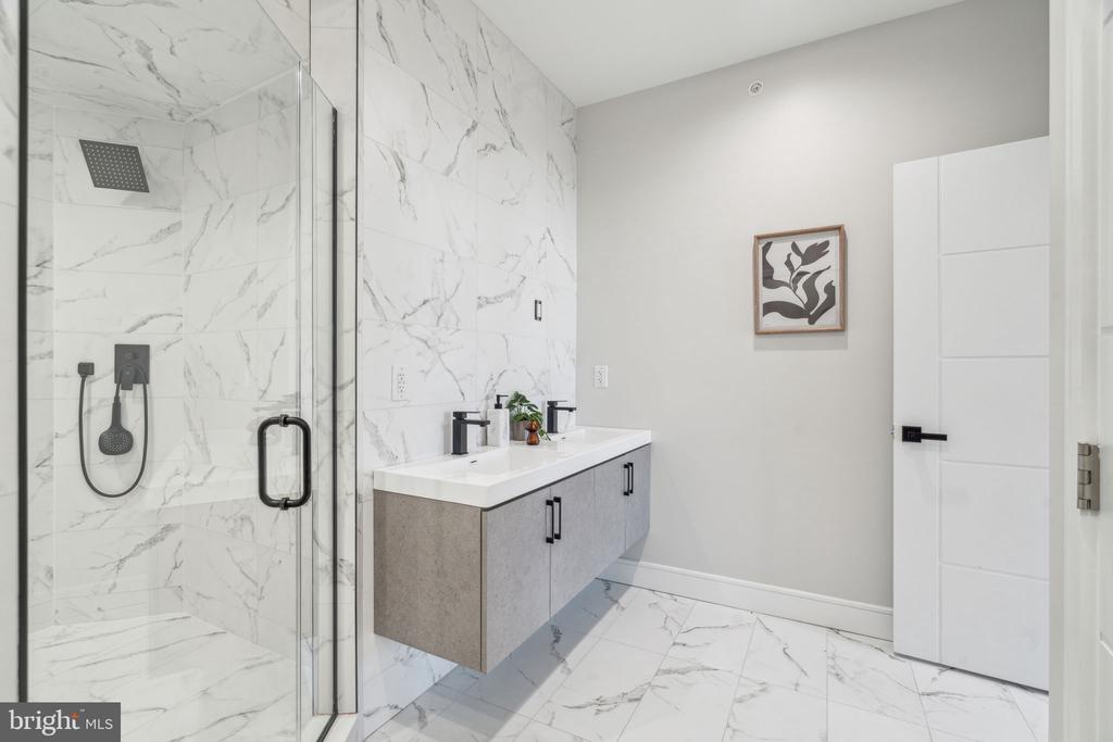 335 FOUNTAIN STREET Unit: B