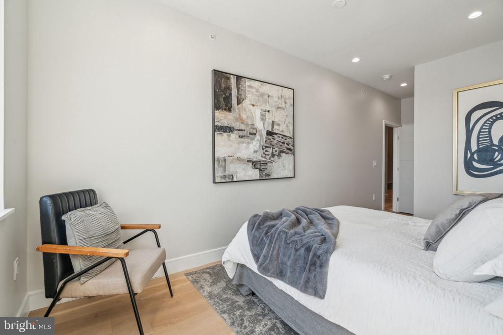 335 FOUNTAIN STREET Unit: B