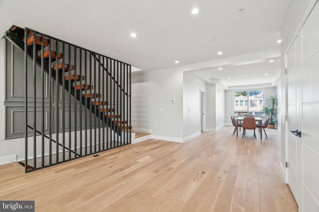 335 FOUNTAIN STREET Unit: B
