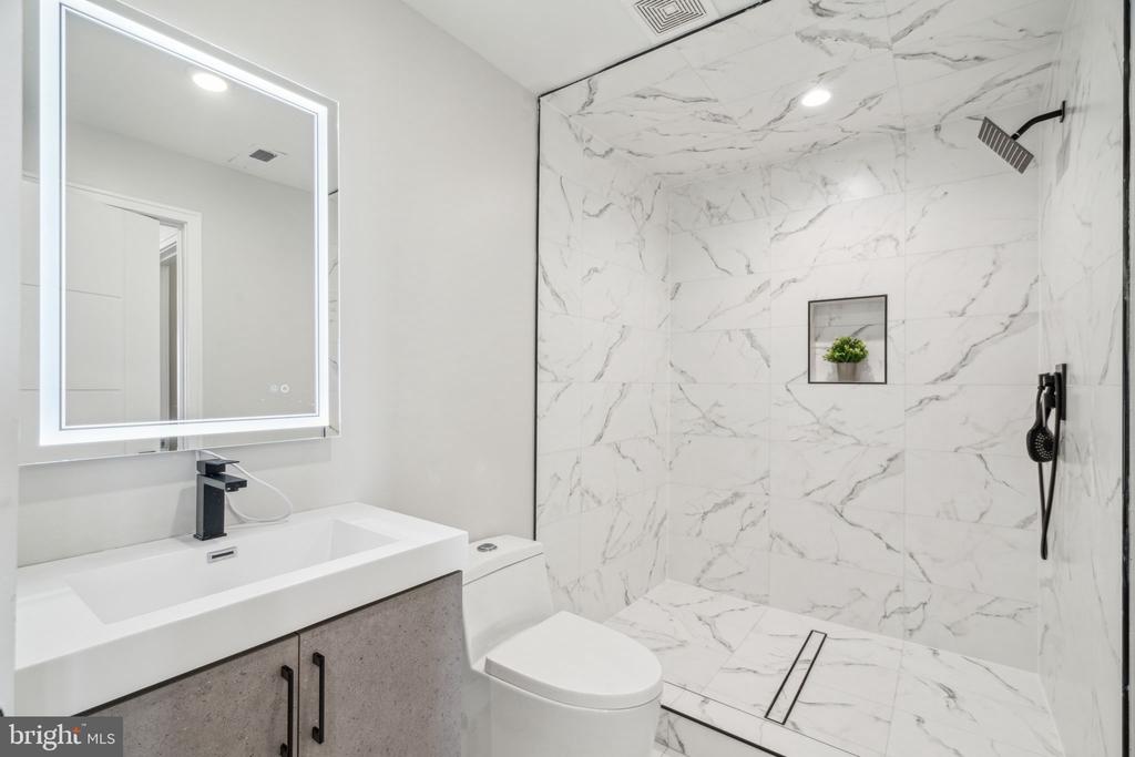 335 FOUNTAIN STREET Unit: B