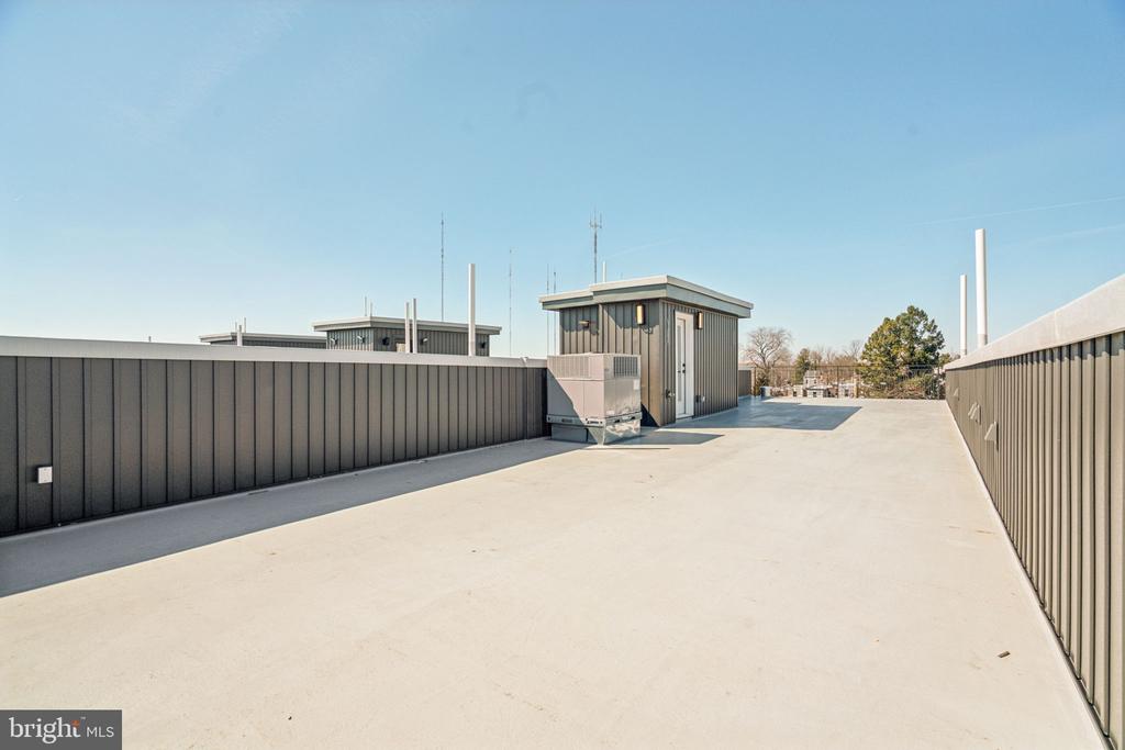 335 FOUNTAIN STREET Unit: B