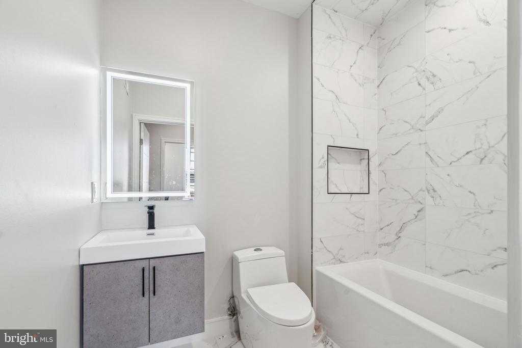 335 FOUNTAIN STREET Unit: B