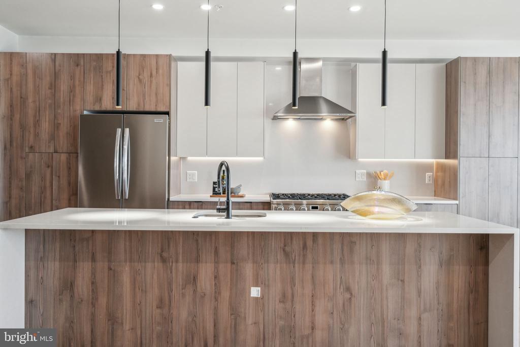 335 FOUNTAIN STREET Unit: B
