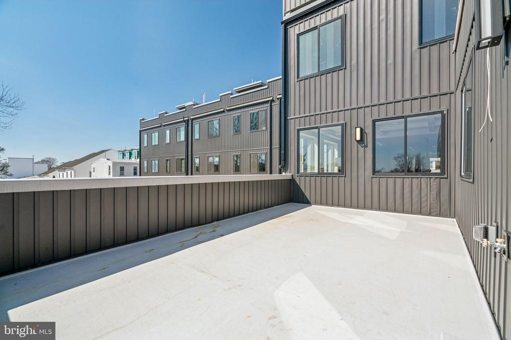 335 FOUNTAIN STREET Unit: B