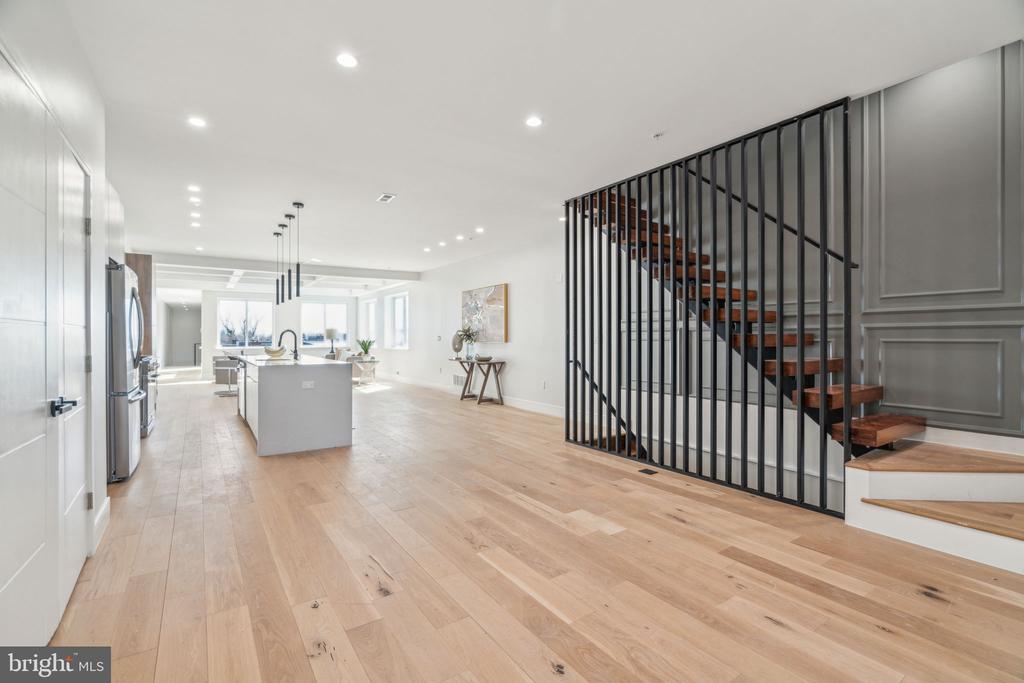 335 FOUNTAIN STREET Unit: B