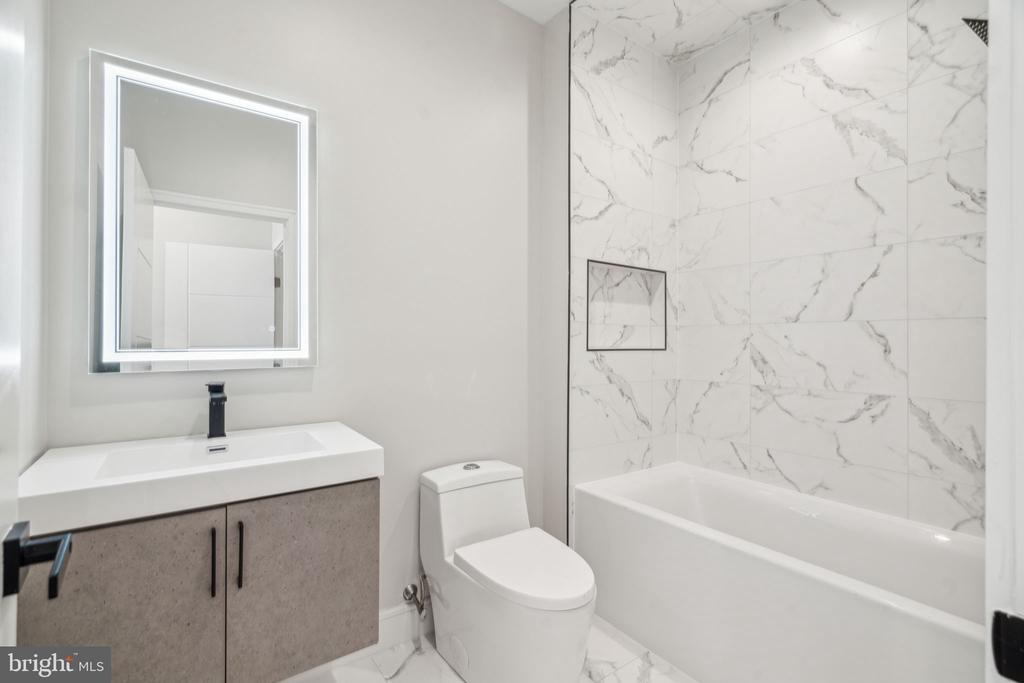 335 FOUNTAIN STREET Unit: B