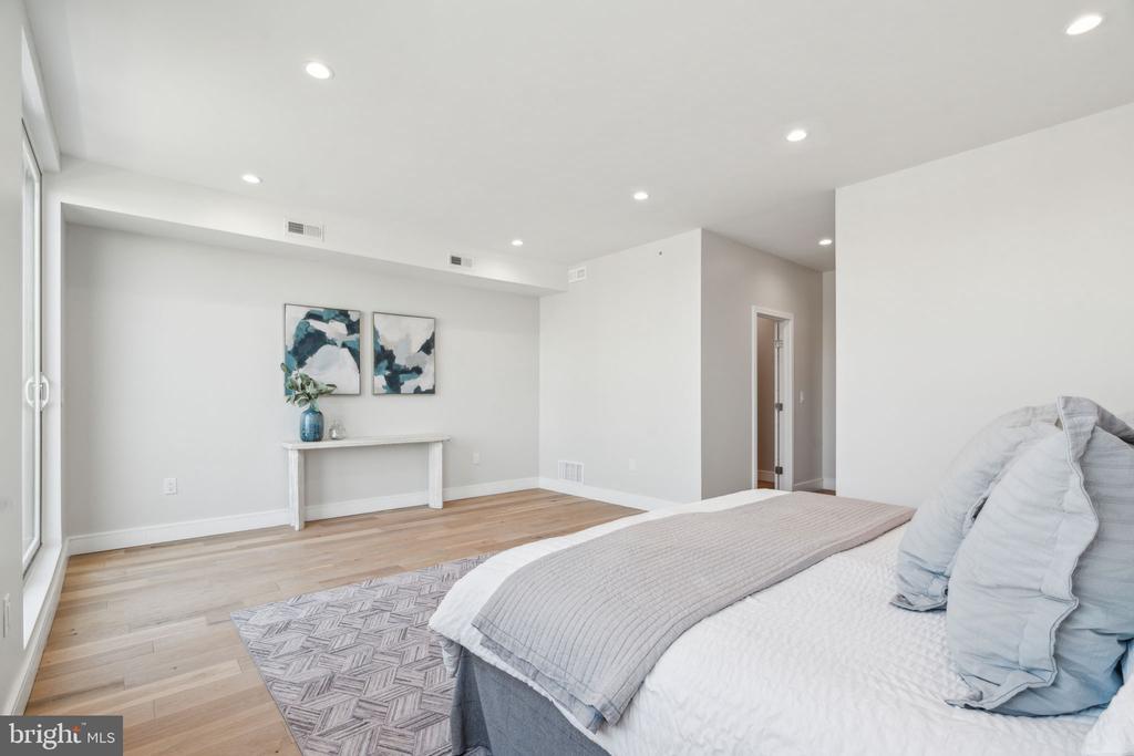 335 FOUNTAIN STREET Unit: B