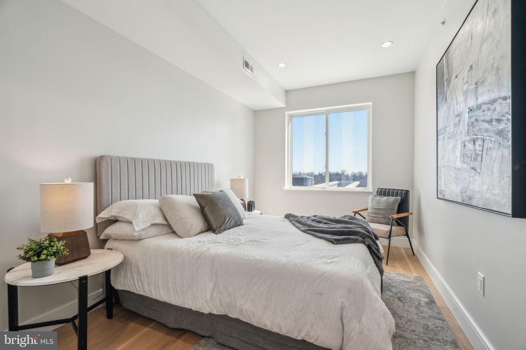 335 FOUNTAIN STREET Unit: B
