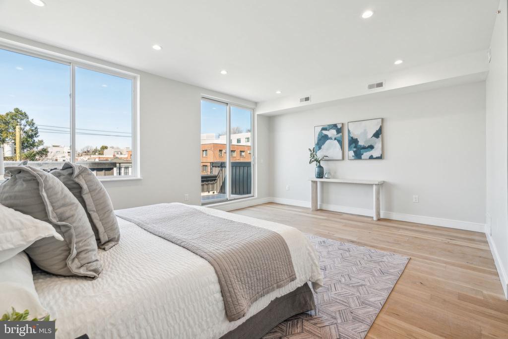 335 FOUNTAIN STREET Unit: B