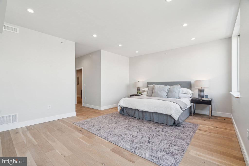 335 FOUNTAIN STREET Unit: B