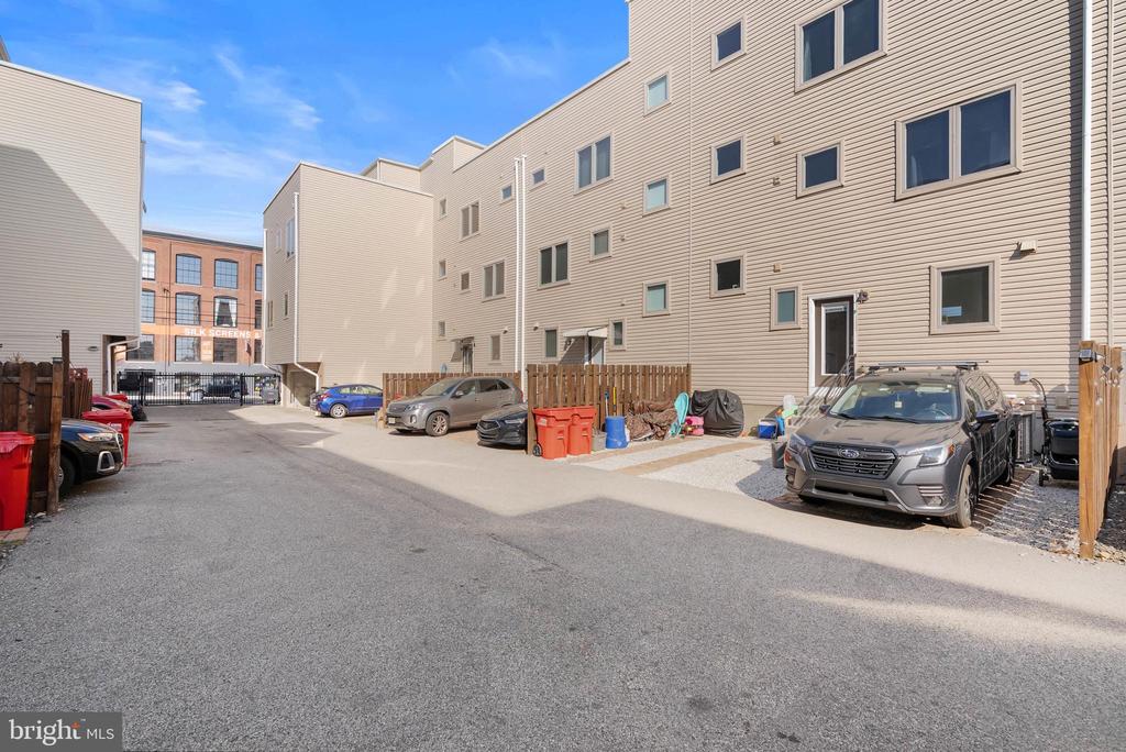 1842 N HANCOCK STREET