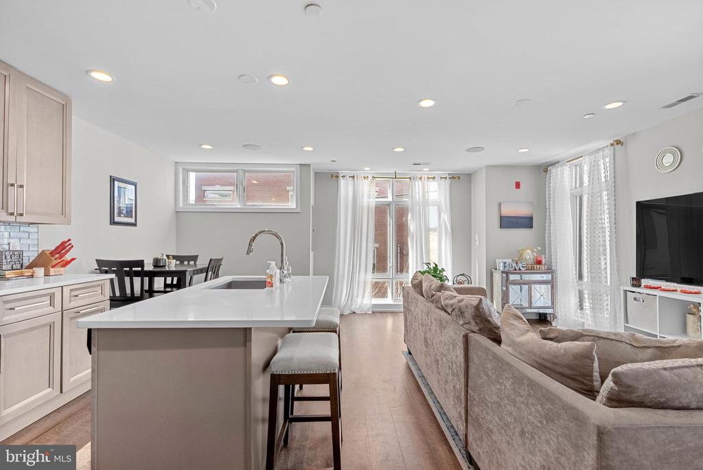 769 N UBER STREET Unit: 3