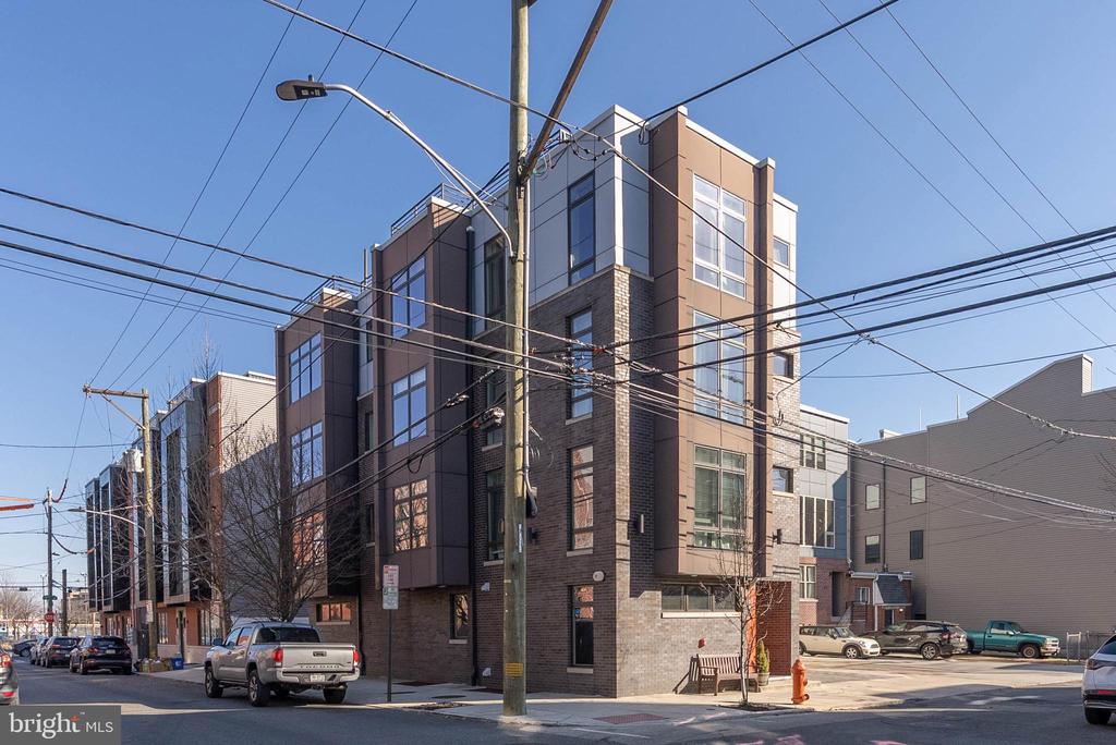 769 N UBER STREET Unit: 3