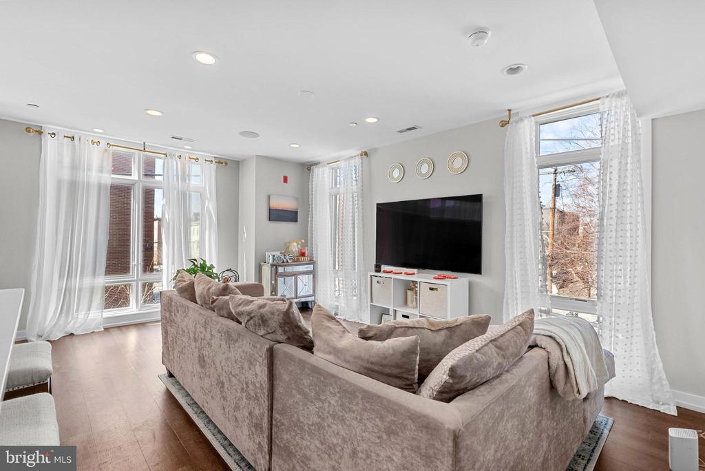 769 N UBER STREET Unit: 3