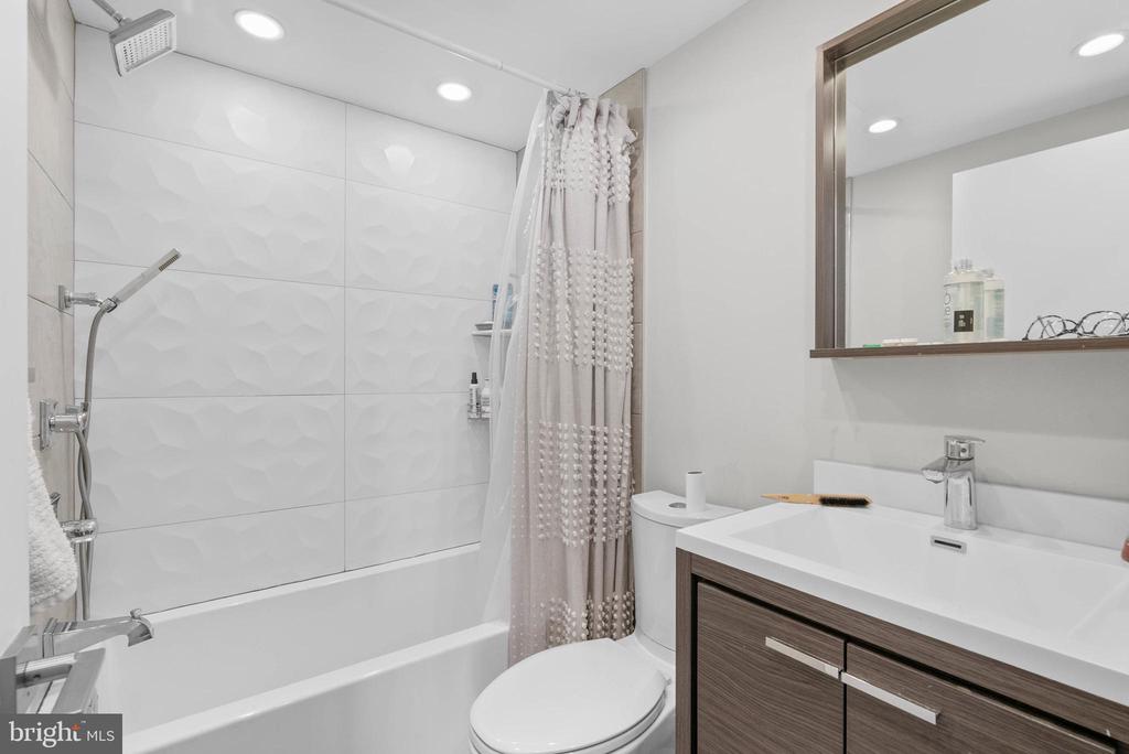 769 N UBER STREET Unit: 3
