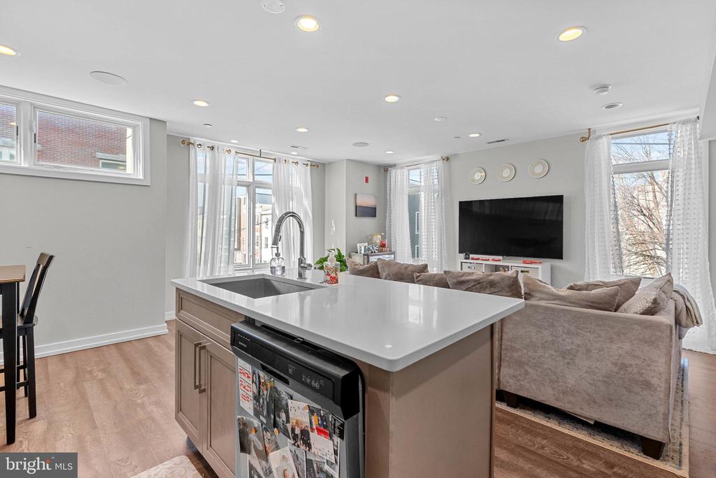769 N UBER STREET Unit: 3