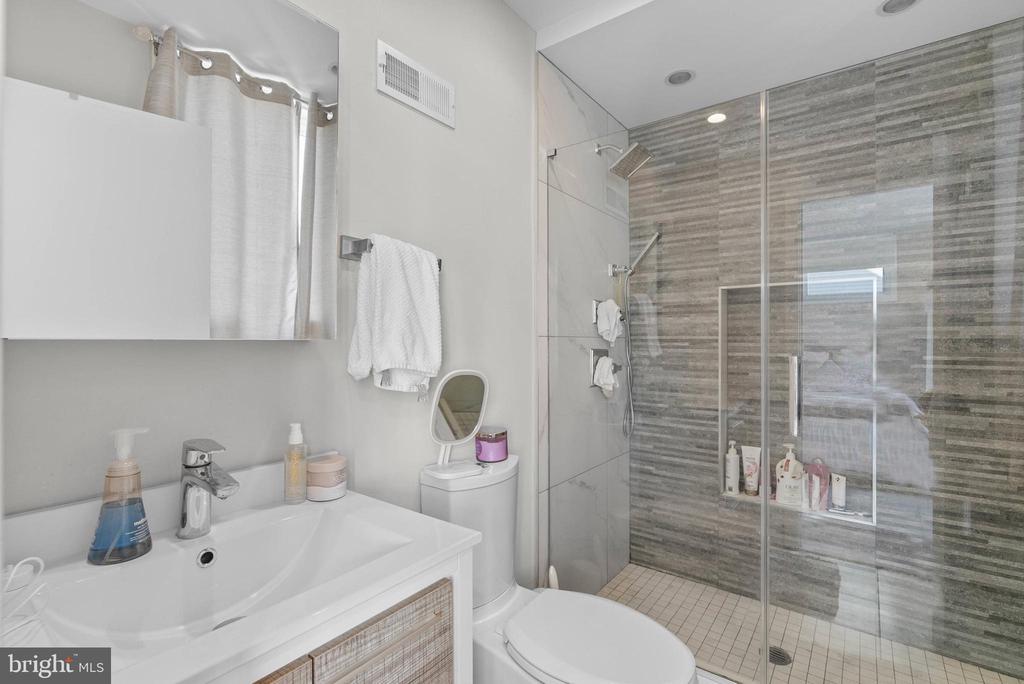 769 N UBER STREET Unit: 3