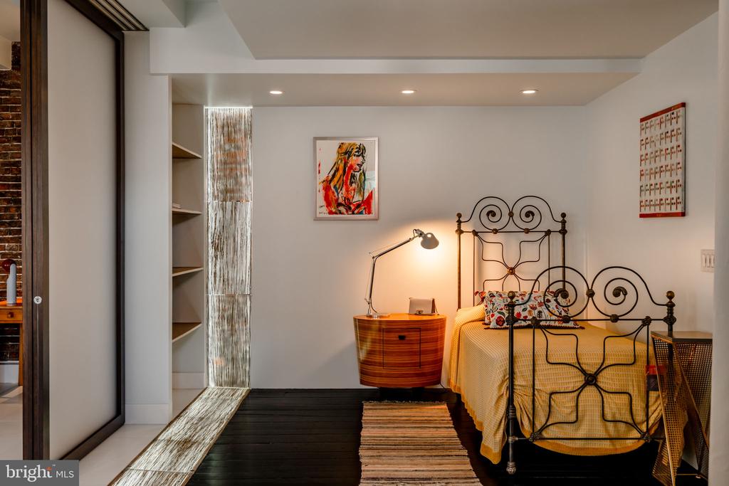 241 CHESTNUT STREET Unit: F