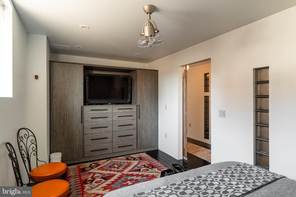 241 CHESTNUT STREET Unit: F
