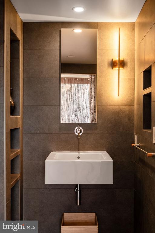 241 CHESTNUT STREET Unit: F