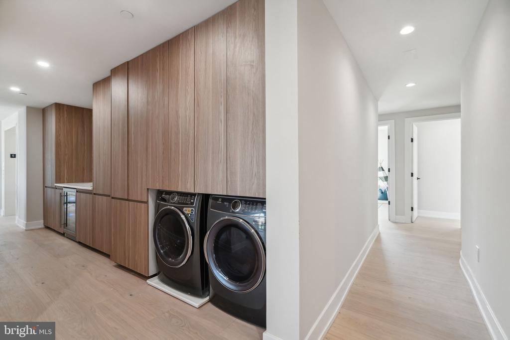 160 N 2ND STREET Unit: 601