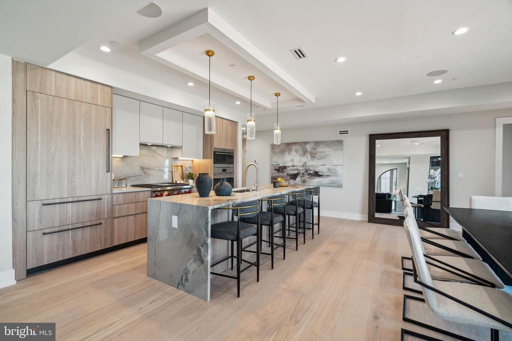 160 N 2ND STREET Unit: 601