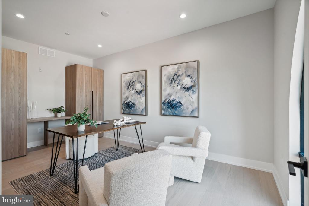 160 N 2ND STREET Unit: 601