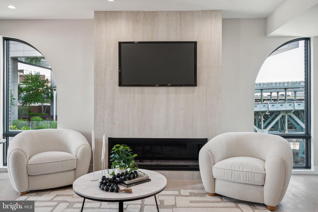 160 N 2ND STREET Unit: 601