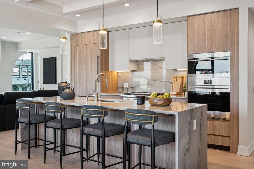 160 N 2ND STREET Unit: 601