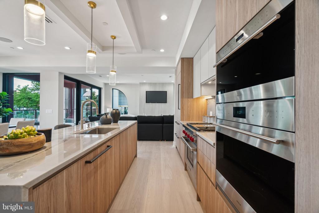 160 N 2ND STREET Unit: 601