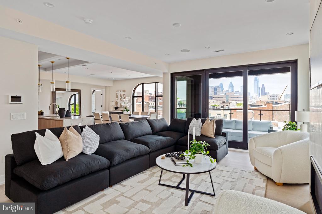 160 N 2ND STREET Unit: 601