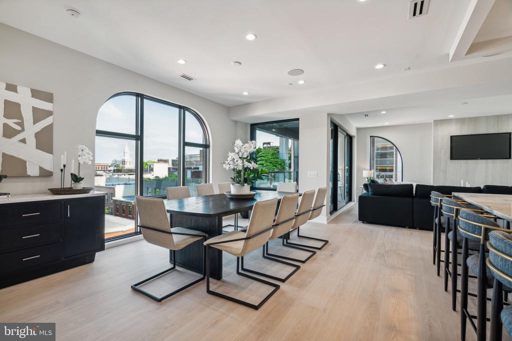 160 N 2ND STREET Unit: 601