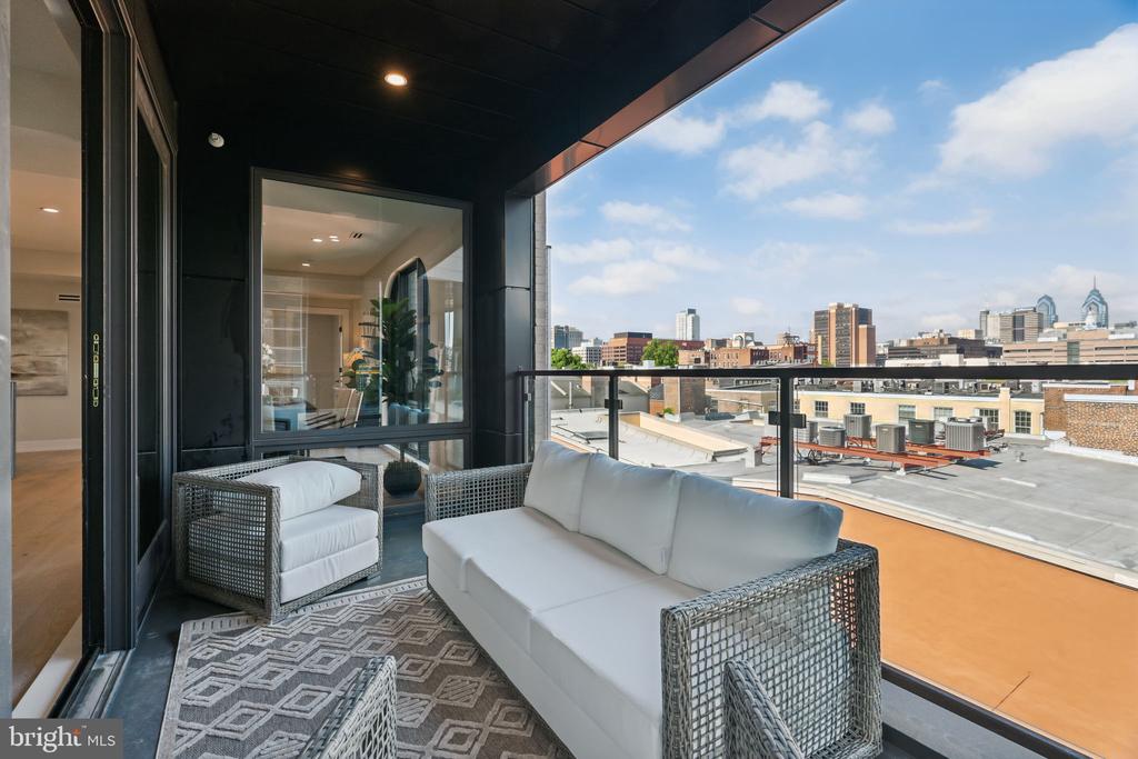 160 N 2ND STREET Unit: 601