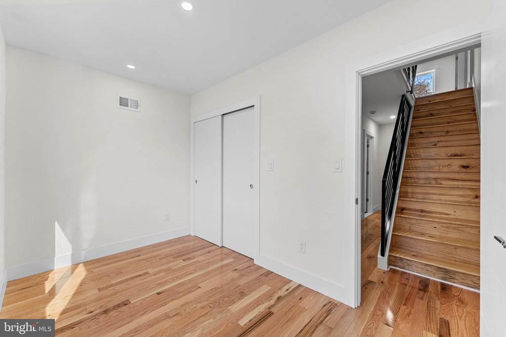 2355 GERRITT STREET