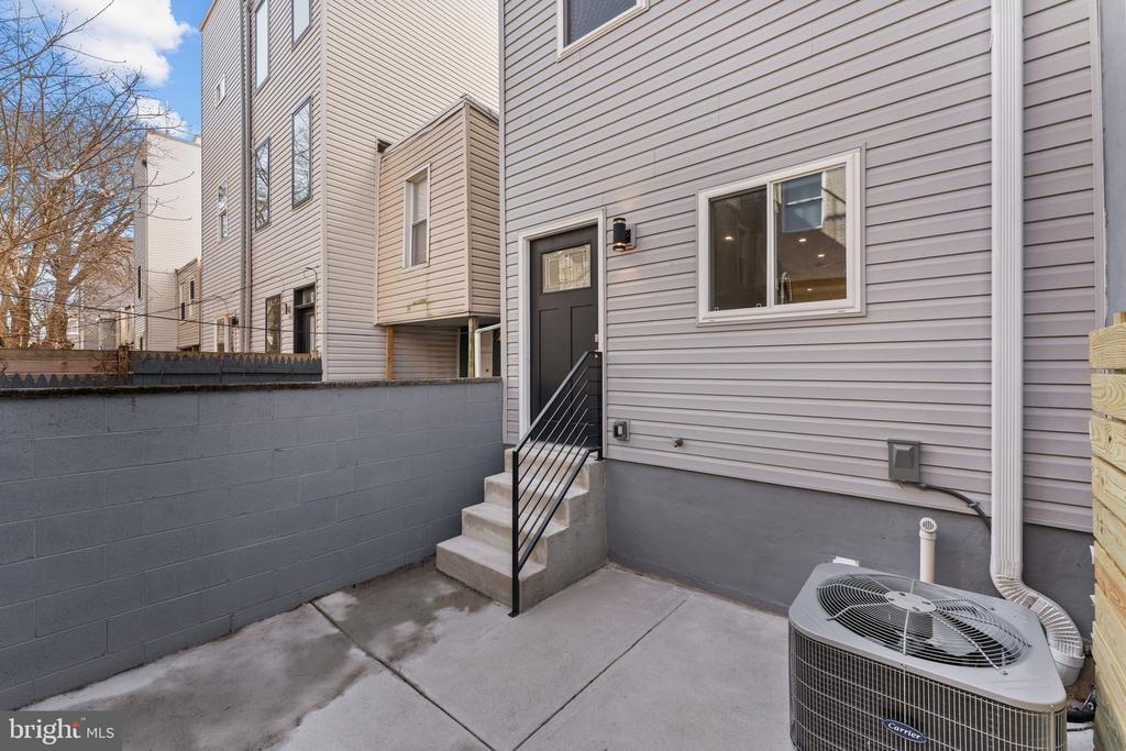2355 GERRITT STREET