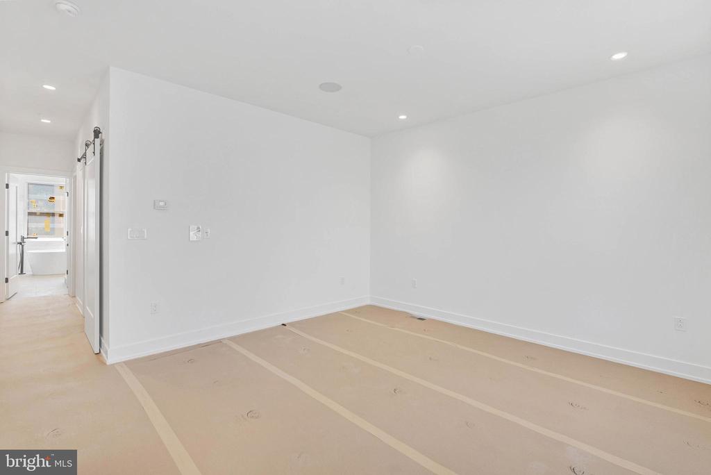 600 FAIRMOUNT AVENUE Unit: J4