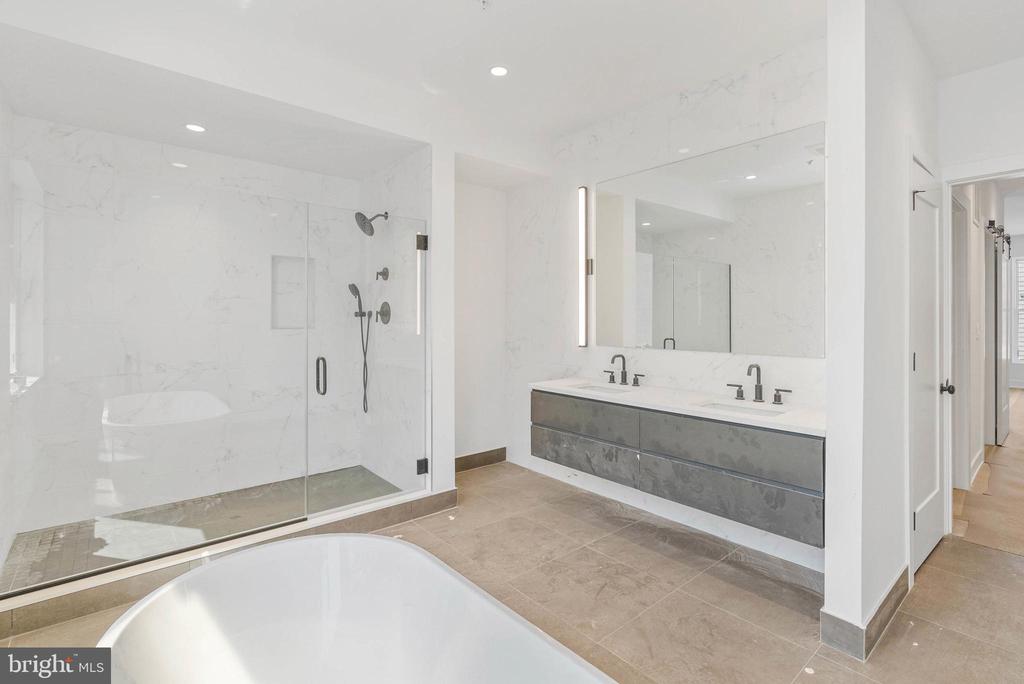 600 FAIRMOUNT AVENUE Unit: J4