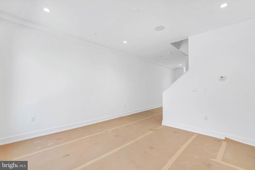 600 FAIRMOUNT AVENUE Unit: J4