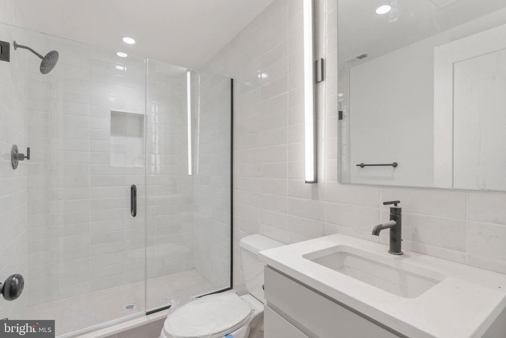 600 FAIRMOUNT AVENUE Unit: J4